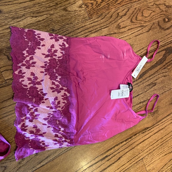 Beautiful pajama set - Picture 3 of 5